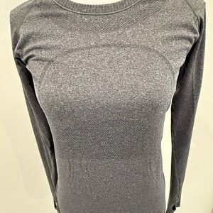 Women's Gray Long Sleeve Top